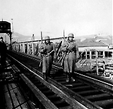 Trondheim - Tyske soldater patruljerer jernbanelinja ved Skansen