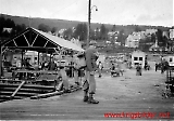 På fisketorget i Molde august 1940. Krigsherjet - terrorbombet av "våre venner".