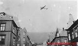 13770_-_Tysk_bombefly_over_Narvik_1940.jpg