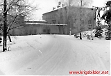 Filename=LW-T210_Die_Villa_Jensen_in_Fornebu,_unterkunf_der_Fliegerkom.jpg
Filesize=339KiB
Dimensions=1172x804
Date added=Jun 15, 2009 LW-T210_Die_Villa_Jensen_in_Fornebu,_unterkunf_der_Fliegerkom.jpg